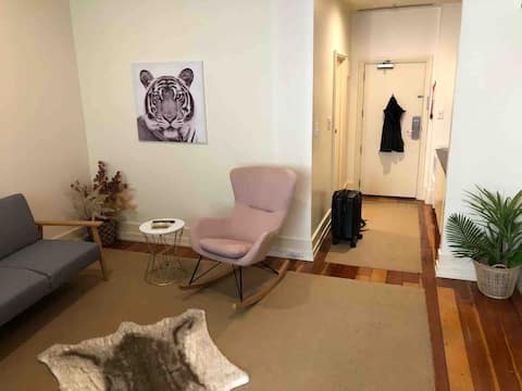 Top performing Airbnb: CBD Sanctuary - Spa, Gym and character on Hobson in Auckland City Centre