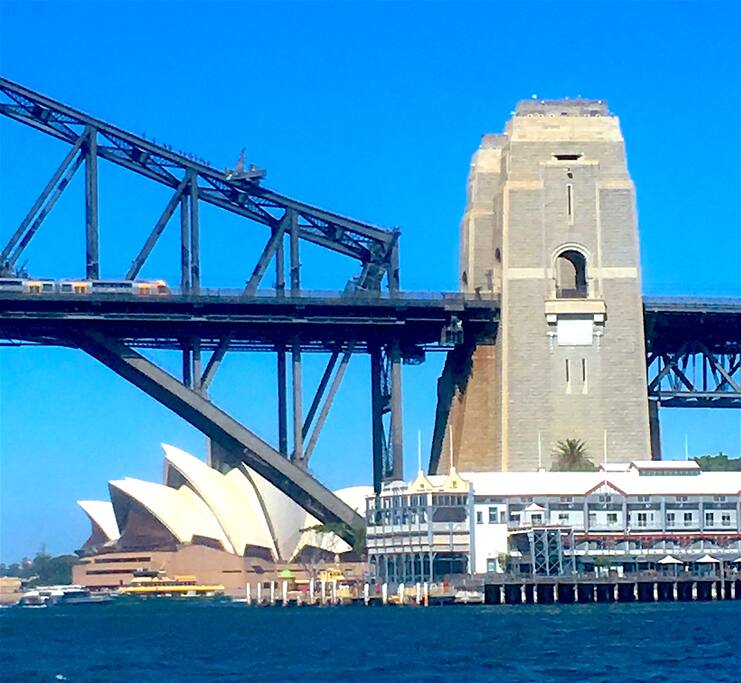Minutes walk to waterfront parks, Harbour Bridge views & ferry with 10 min ride to Sydney Opera House