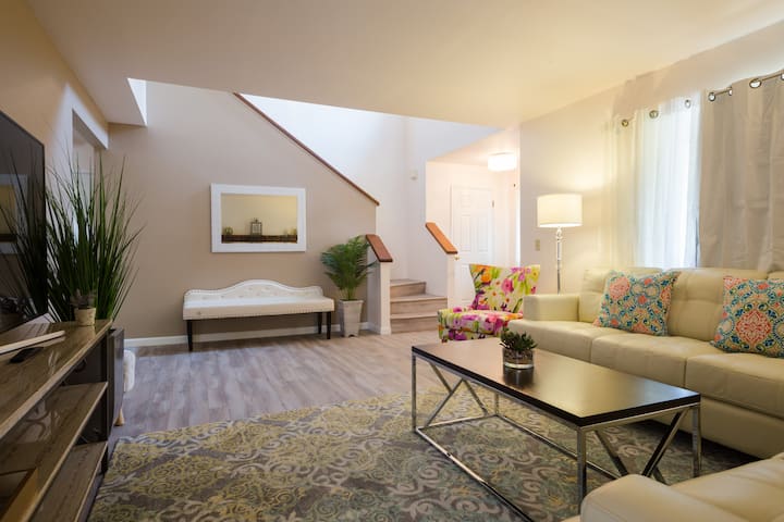 The Sonoma Grape Escape: 4 Bd/2ba Wineries Nearby - Sonoma, CA