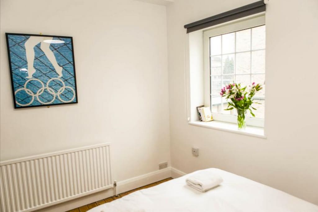 2nd bedroom with double bed