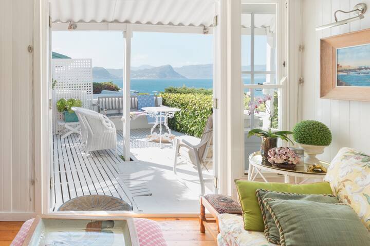 Breathe the Ocean Air at a Charming Beach Cottage gallery image 5