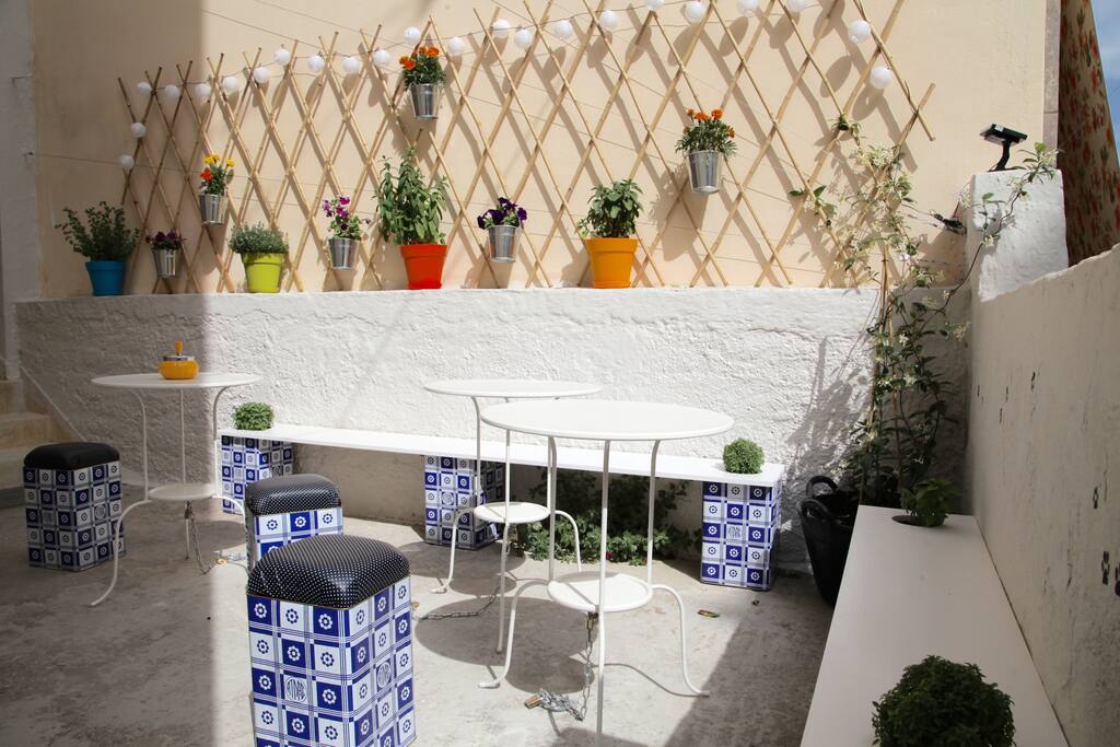 The yard (common space).