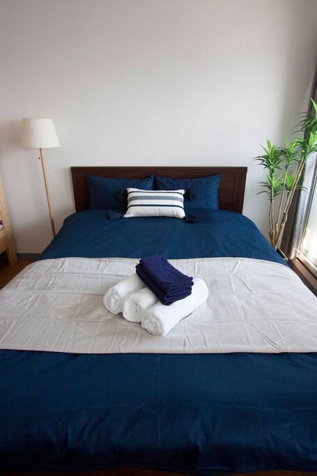 Double bed
(Size:140×200cm)
"We have one bath towel, one face towel and one toothbrush per parson."