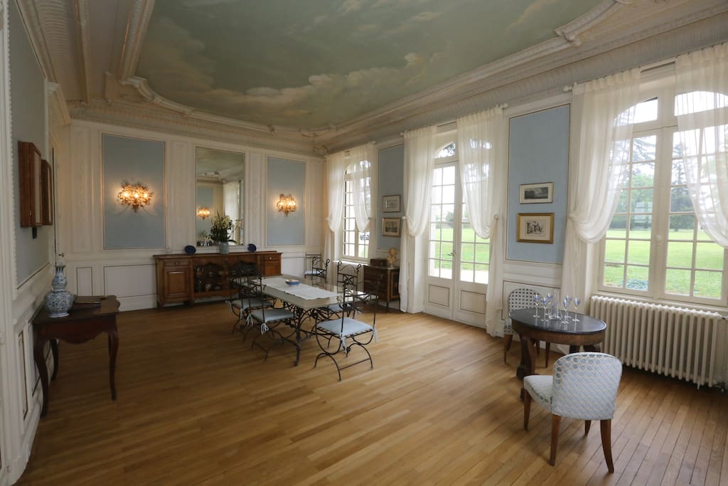 SALLE PETIT DEJEUNER