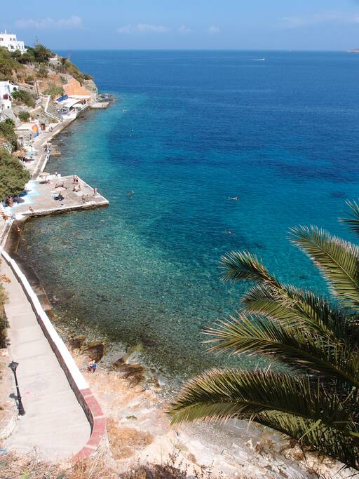Vaporia, excellent swimming spot, 5 min. walk