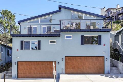 Modern 8 BR Duplex (2 units) Fits 32! Ocean Views!