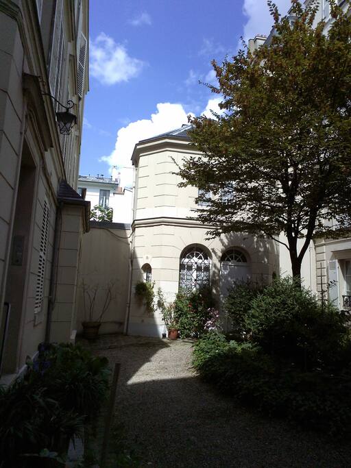 Vue de la façade de la maison de poupée
