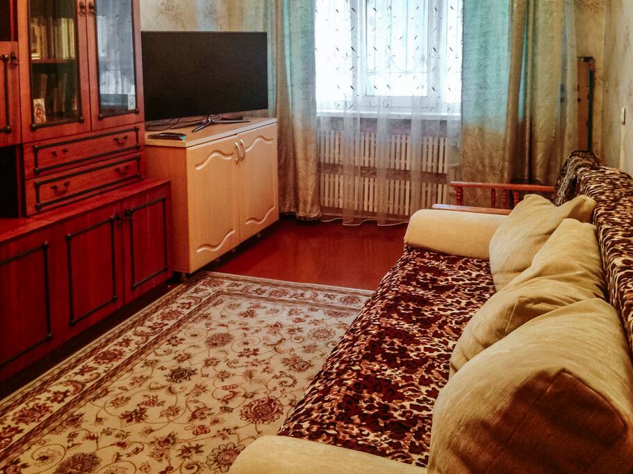 Зал. Диван-кровать и кресло!