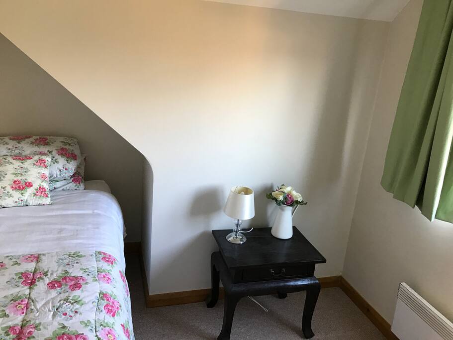 Bedroom set up with one single bed