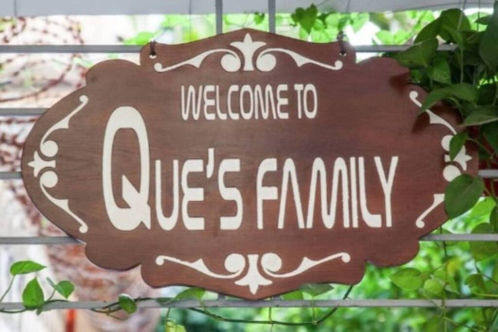 Welcome to Que's Family, one of the most cosy and lovely homestay in Hanoi! This is the two rooms fully furnished flat, in addition to this, you also can stay in other one room fully furnished flats on the same floor in my family private building.