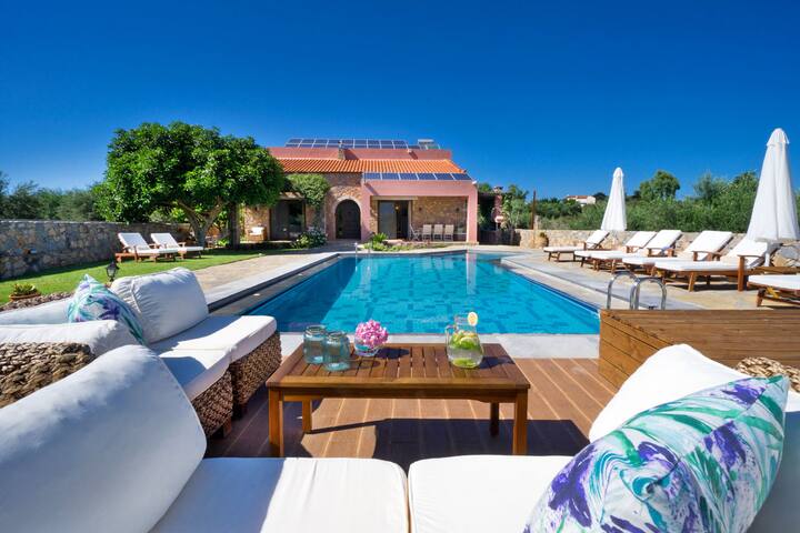 Villa Litsarda, 4 BD, 4 BA, private pool of 70 sqm
