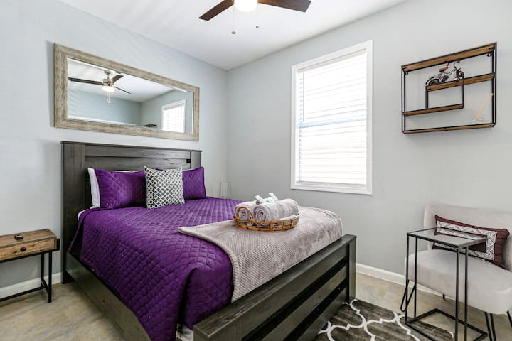 Chambre n °1 au rez-de-chaussée avec lit Queen Size