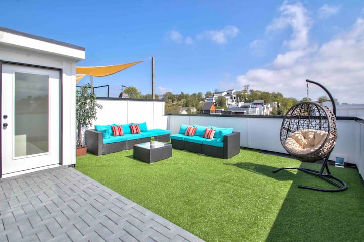 TWO LUXURIOUS townhome🏅2 Rooftop/15 Beds/Sleep 20+