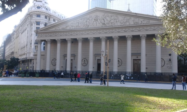 На две улици од катедралата во Буенос Аирес