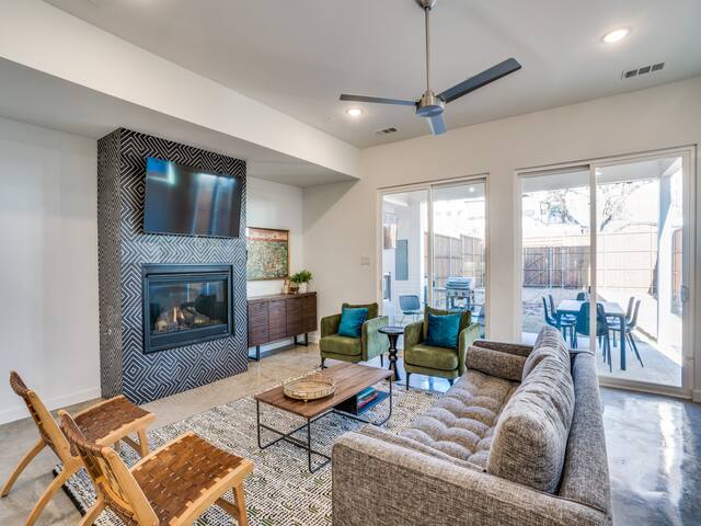 Rooftop Deck w/Downtown Views, 4 Bedroom furnished gallery image 5