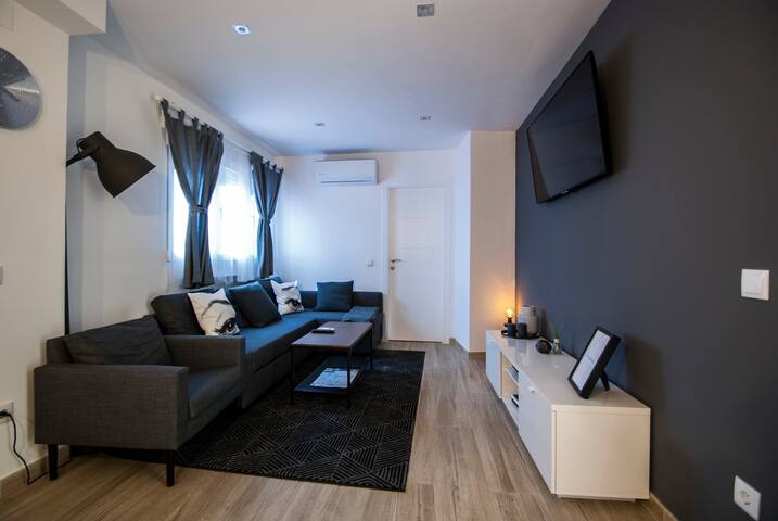 Elegant Apartment 5 Bedrooms City Center gallery image 2