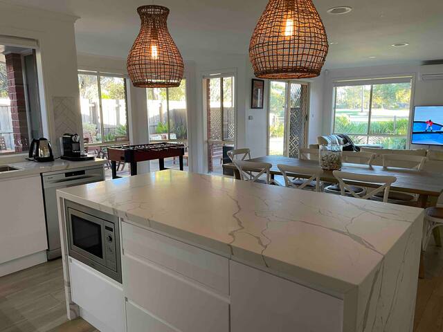 Safety Beach Luxury Getaway gallery image 3