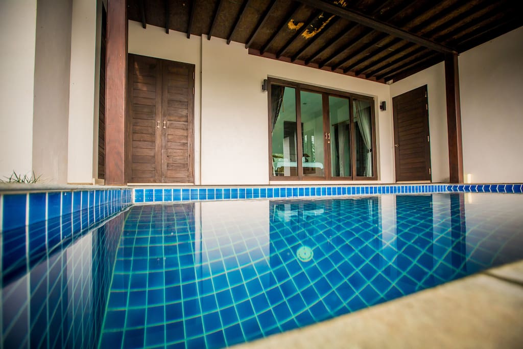 สระว่ายน้ำส่วนตัว / Private pool