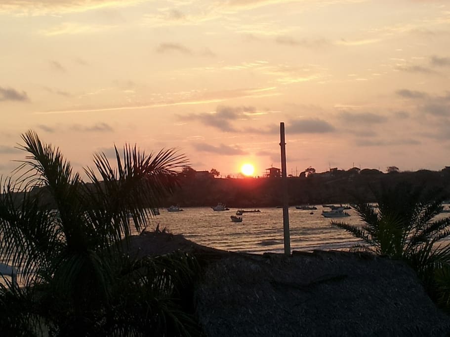 Caída de sol en Ayangue.