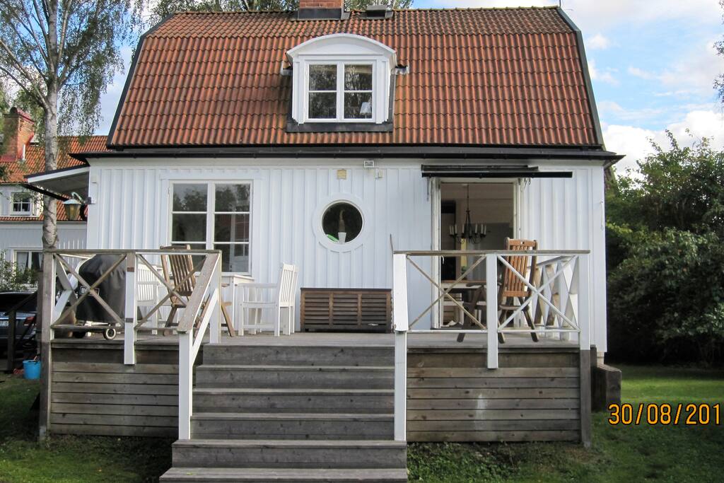 Terrace/sun deck with barbeque facilities