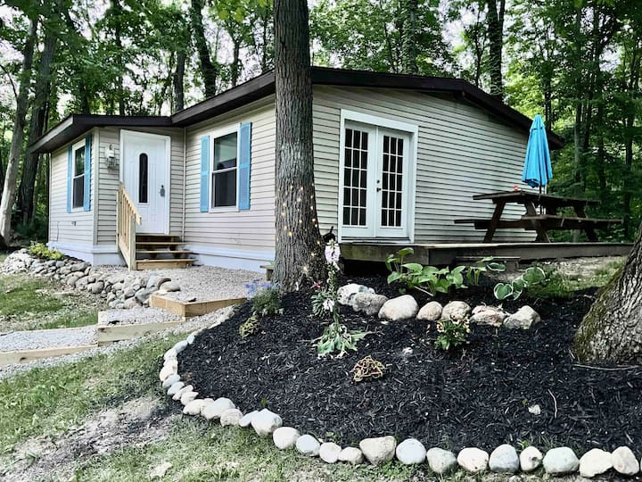 Hideaway in the heart of the Irish Hills Houses for Rent in Tipton