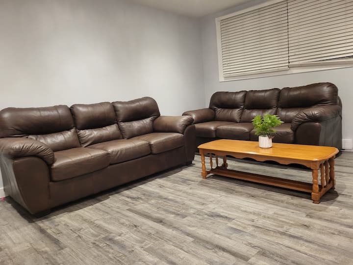 Charming East Regina Airbnb Stay - Regina