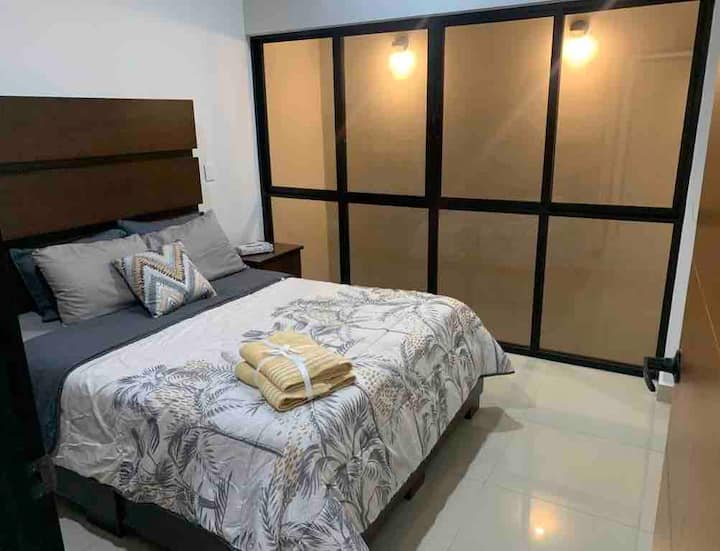 Beautiful apartment 5 min. from the sea. Centrally located Serviced