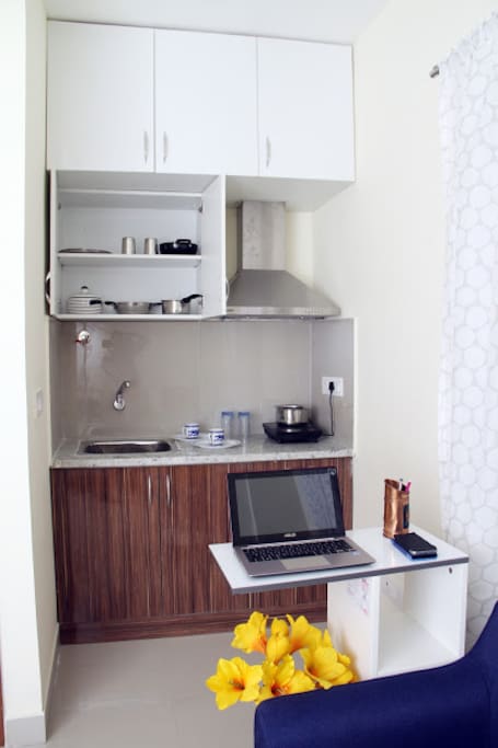 Fully equipped kitchenette