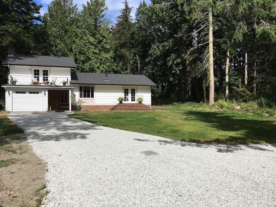 Gravel path leading up to the house.