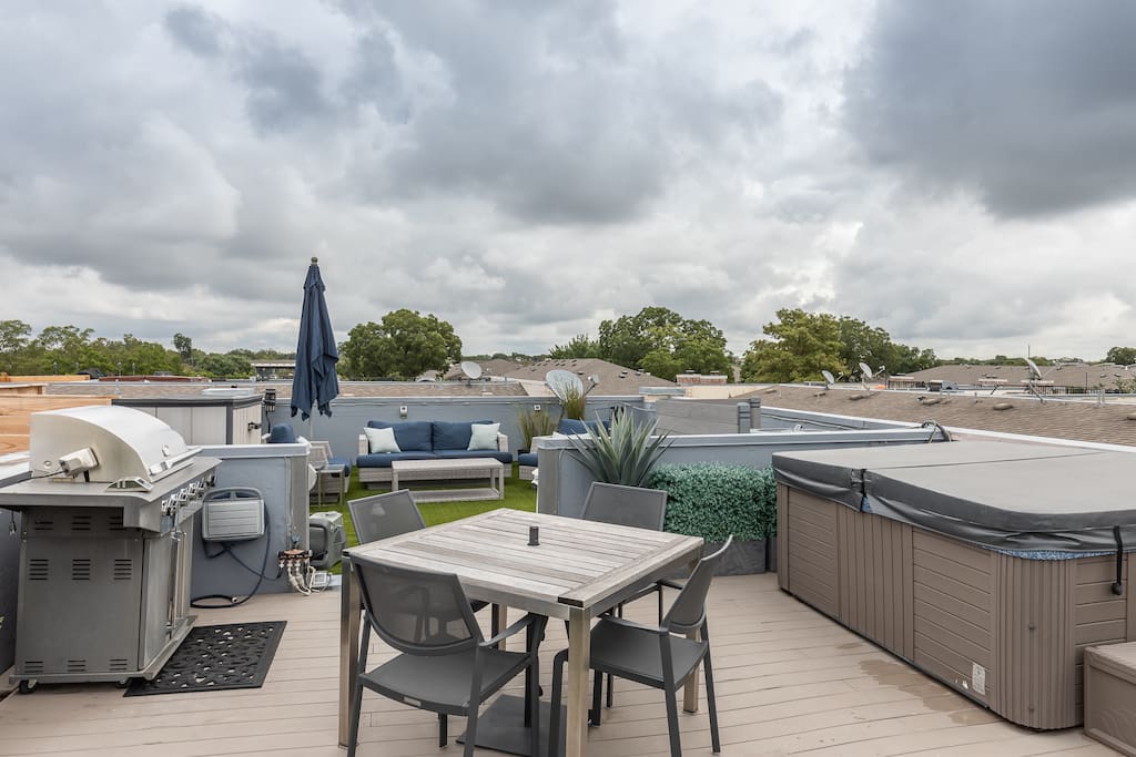 700 sq. foot rooftop patio addition