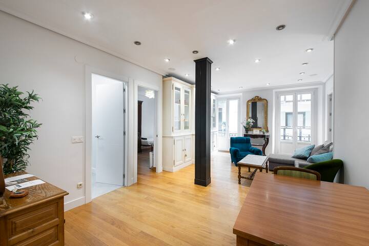 ★ Beach & City – Neighbourhood of Gros ★ gallery image 5