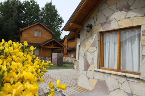 Two-bedroom cabin for 4 people