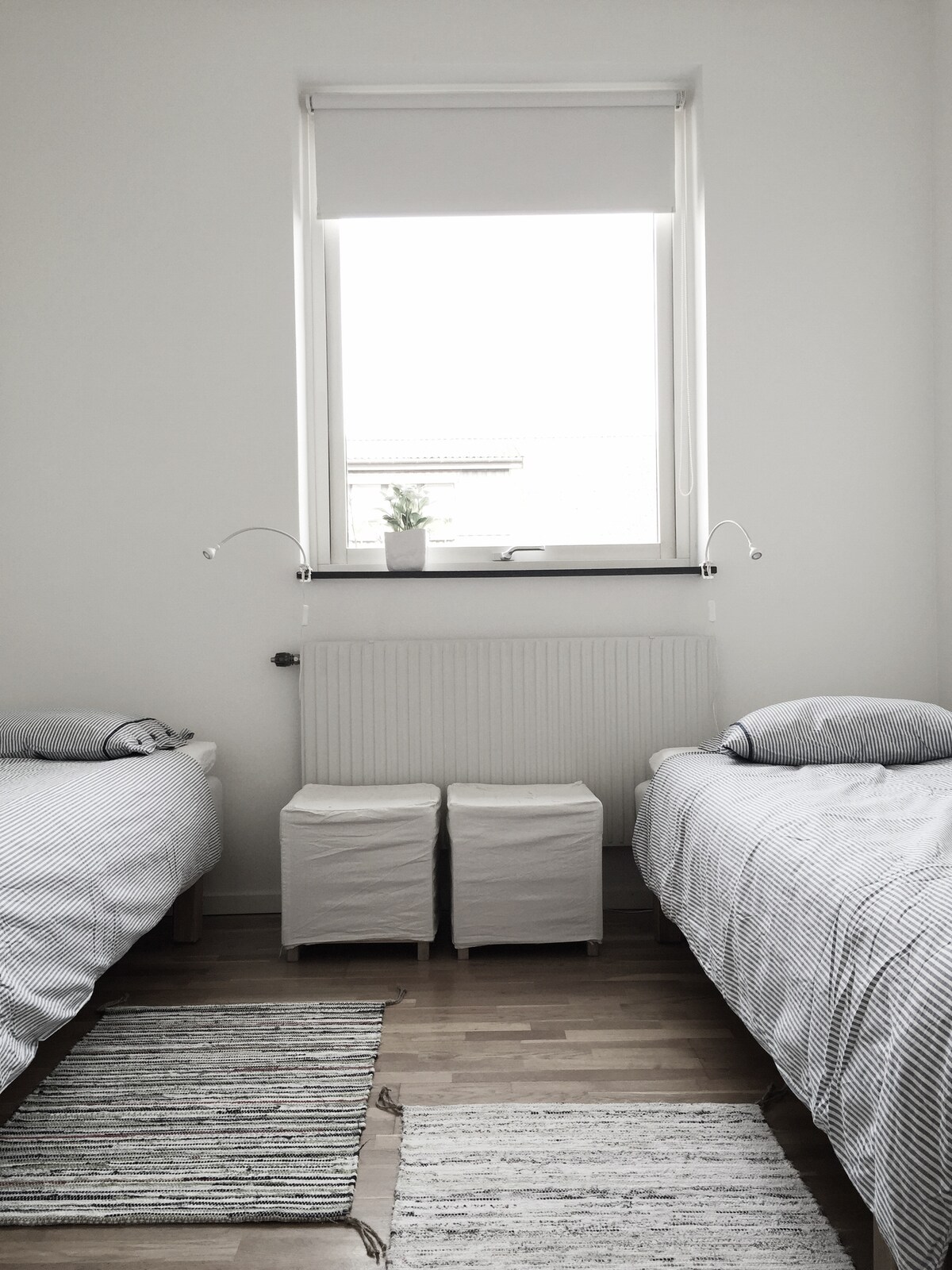 卧室配备两张90厘米的床。 