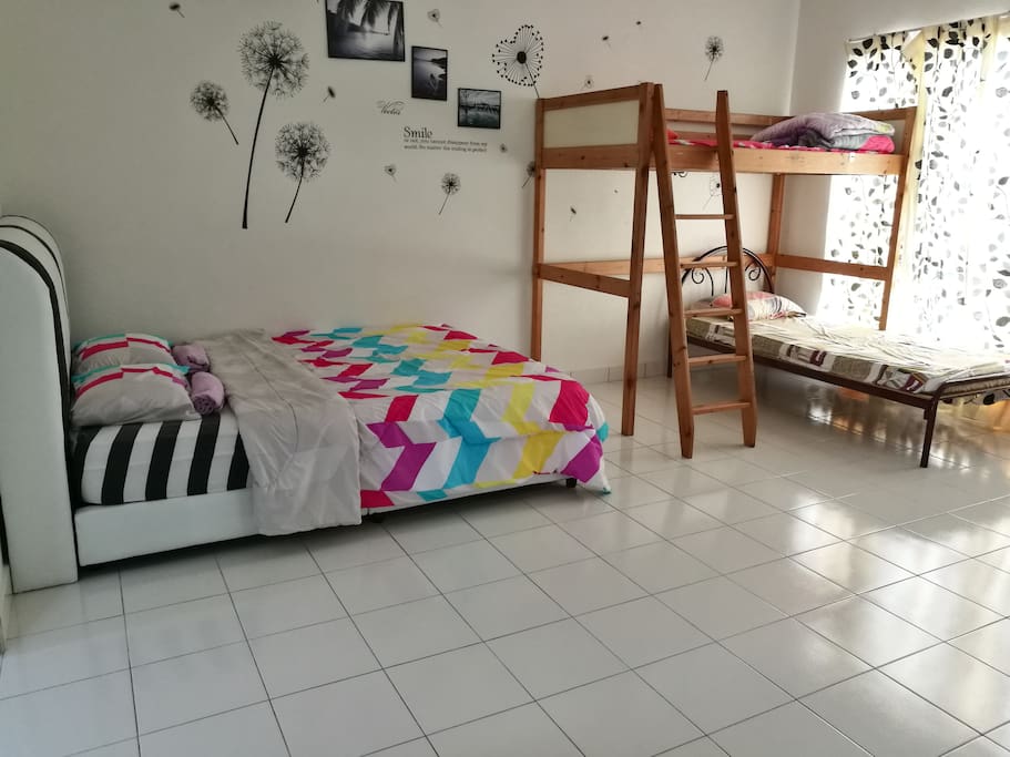 4 Bedframe