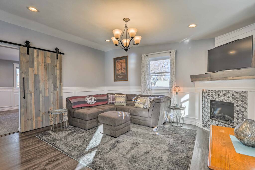 Boasting a flat-screen Smart TV, electric fireplace, and accommodations for up to 4, this apartment is truly 5-star.