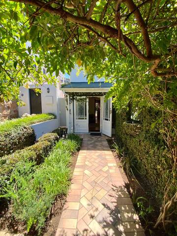 Innisfree – exceptional beauty in St James gallery image 4