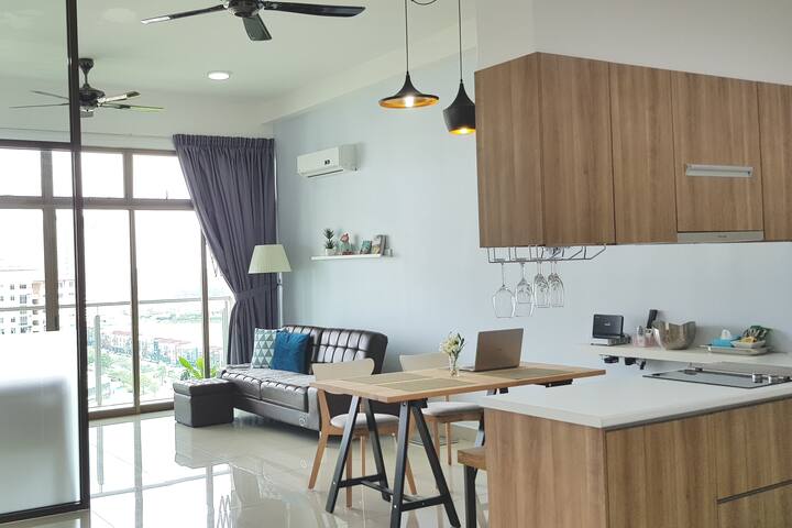 Mount Austin - TOPPEN, IKEA, AEON,Water park