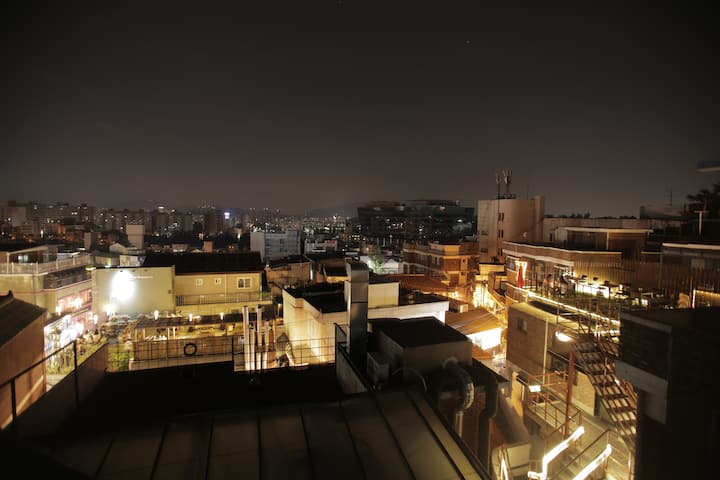 R&R in spacious 2br house w/ rooftop @ Itaewon