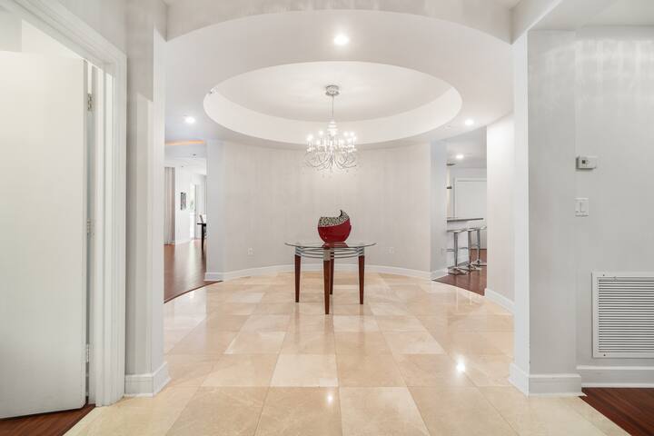 BEST BEACH LOCATION BEST AMENITIES Private Luxury gallery image 2