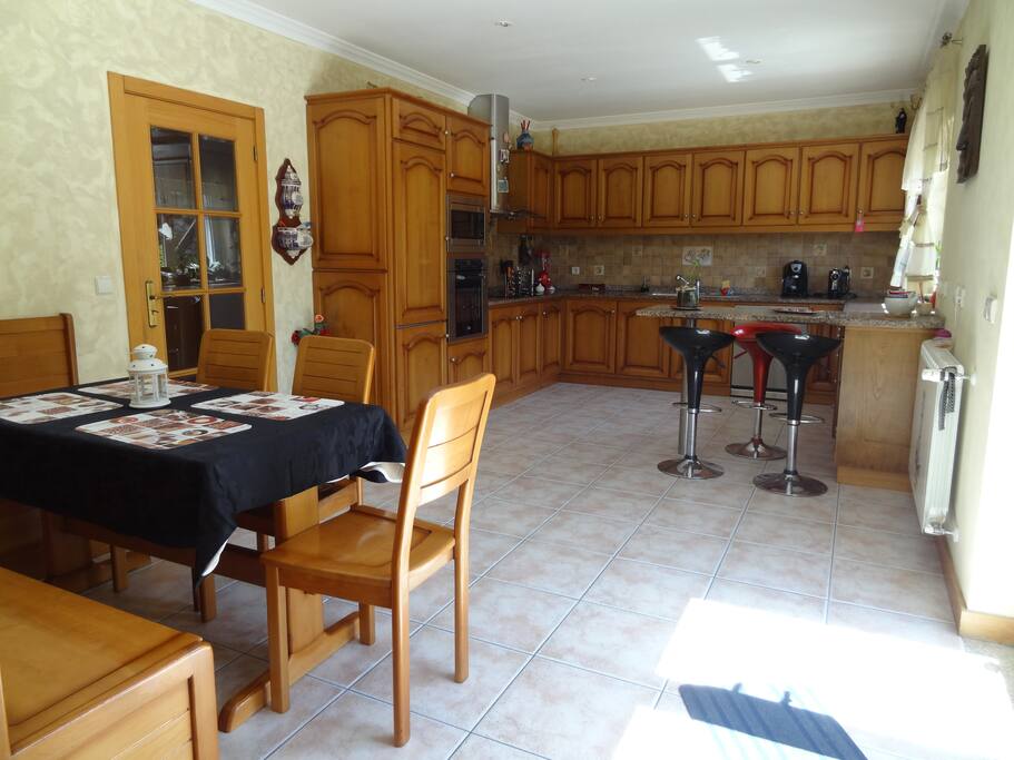 Cuisine avec coin à manger