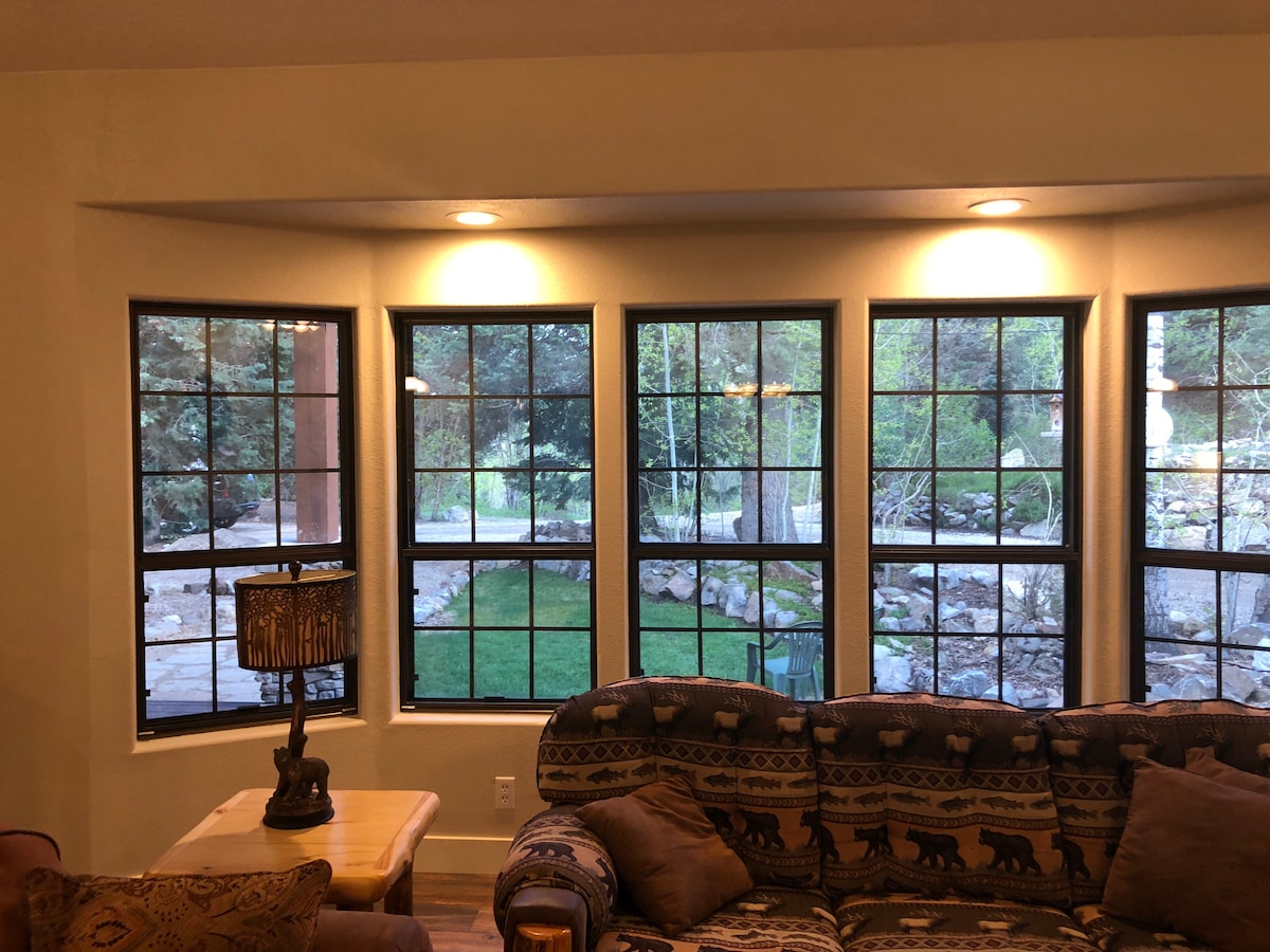Midway Mountain Cabin