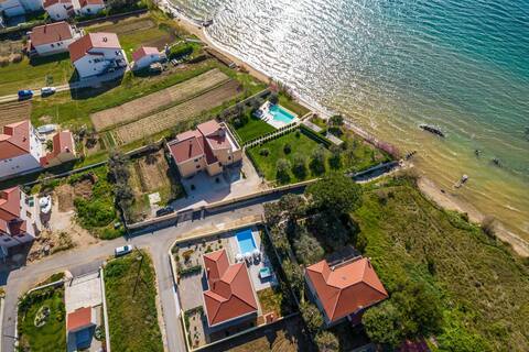 Villa "Mattina", with heated pool and jacuzzi