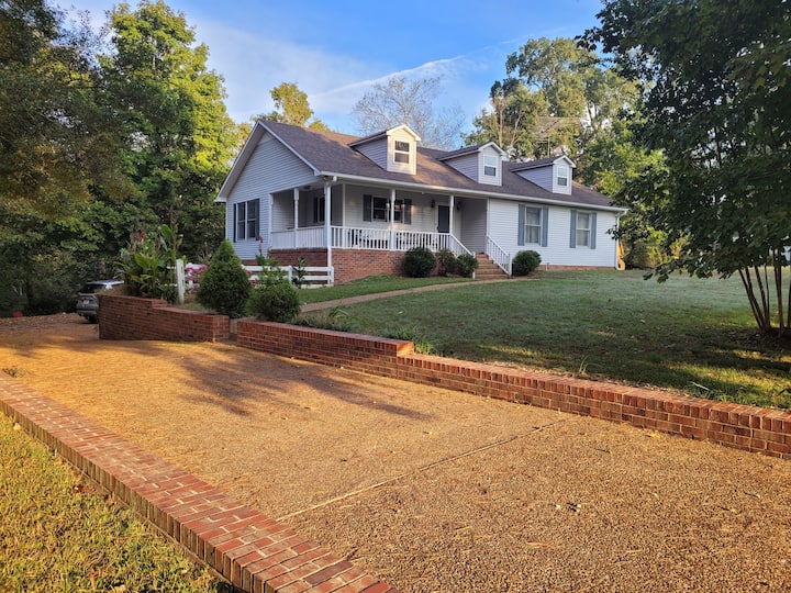 Riverside - Enjoy the Quiet Life on the Duck River