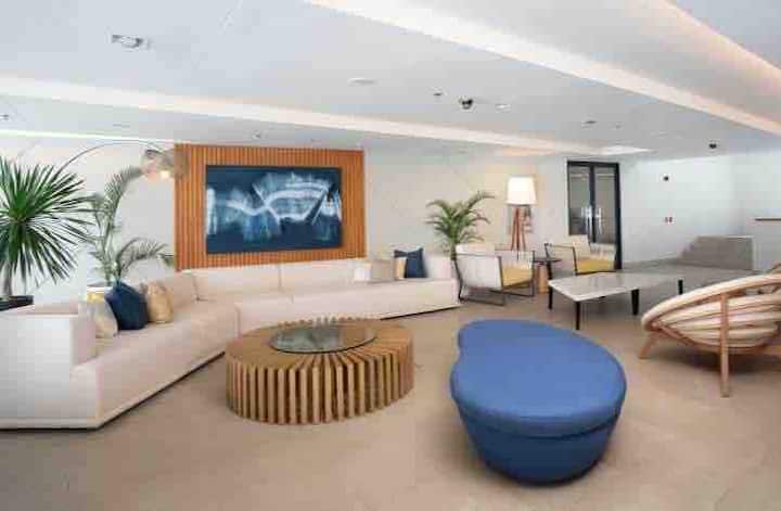 Fully Equipped Condo Across Ayala W/ Fibr Internet - Cebu City