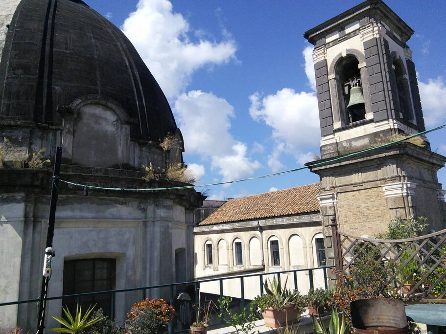 La vista del campanile della chiesa dei ss. Apostoli