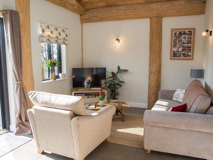 Knotty and Nice photo 3