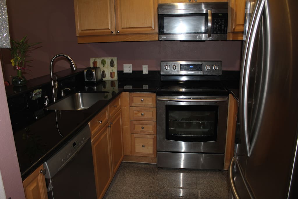 Kitchen with all top of line appliances. Fully equipped.