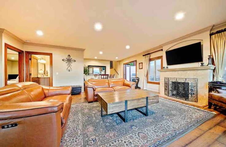 Stunning Views | Rooftop Vista, Pool & Spa gallery image 5