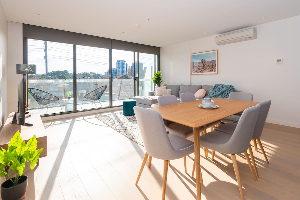 Beautiful, light and open plan apartment