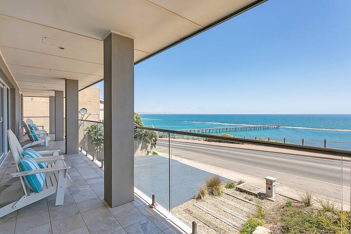35 South Port Noarlunga A Seafront Beach House Villas For Rent In Port Noarlunga South Australia Australia